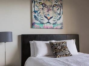 Classic Studio in Little Italy by Sonder