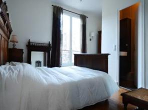 Center Pompidou Apartment