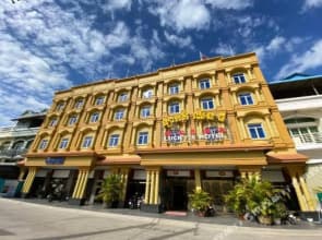 Lucky 8 Hotel