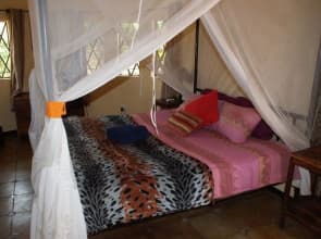 Bongwe Guesthouse and Camp