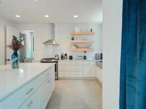 Divine 3br/2.5ba Downtown/east-side Home by Domio