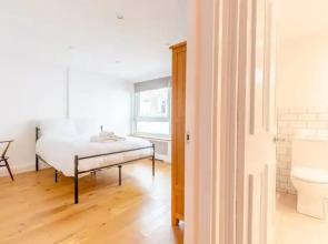 Spacious 1 Bedroom Apartment in Vibrant Angel