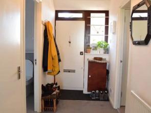 Bright Clapton 2 Bedroom Flat