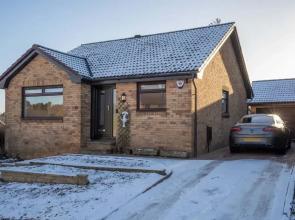 Comfy 3 Bed House - Free Parking