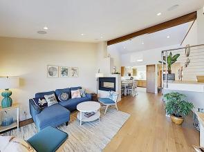 Waterfront Dream w/ Dock, Kayaks & Fireplace home