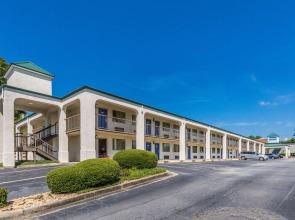 Rodeway Inn & Suites