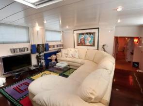 Houseboat Nemo