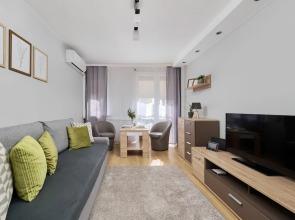 Wyszyńskiego With AC by Renters