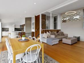 Spectacular Views - 2 Bedroom House