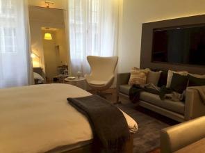 Cirque Deluxe Studio Apartment