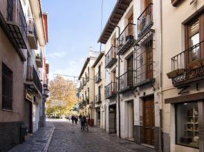 Alhambra Dreams - Luxury & Romantic