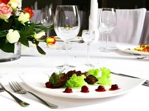 Pod Różami. PPHU. Hotel i Restauracja Różański R.