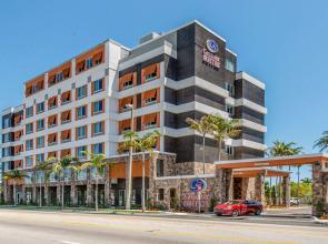 Comfort Suites Fort Lauderdale Airport & Cruise Port