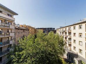 Cracow Solna Studio by Renters