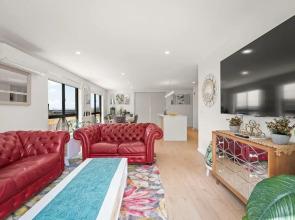 Gorgeous 4 Bedroom House - Blackmans Bay