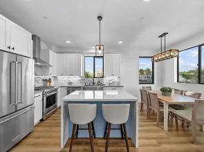 Rooftop Home With Ocean View Private Parking