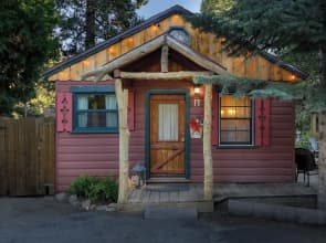 Arrowhead Pine Rose Cabins