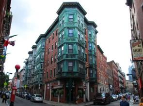Upscale 3br/2ba in Heart of North End by Domio