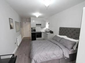 New Cosy Studio in London!