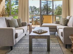 Perfectly Positioned Beachfront Apartment - Unit 6