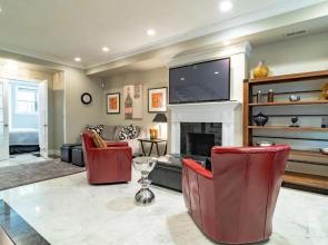 Luxurious Gold Coast villa with parking for up to 12 guests