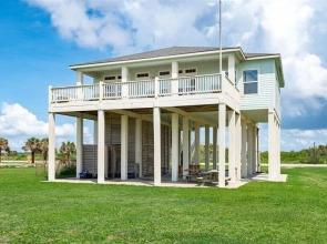 Bella Rossa 3 Bedroom Home by RedAwning