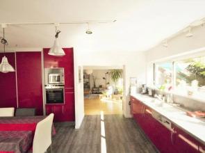 Gd appt T5 avec bureau jardin et parking en centre ville