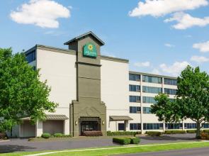 La Quinta Inn & Suites by Wyndham New Orleans Airport