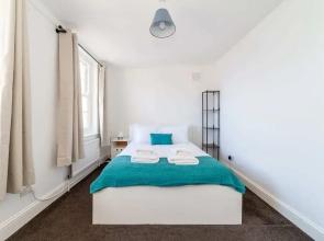 Period Victorian Abode In Idyllic Kings Cross