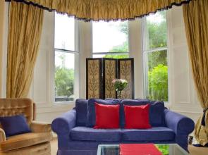 Central 2 Bedroom Home In Edinburgh