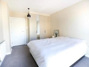 1 Bedroom Apartment With Balcony in Greenwich