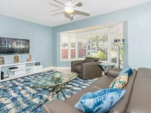 3658 NW 18th Ave Home 2 Bedrooms 2 Bathrooms Home