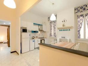 ALTIDO Charming Apt for 4 in Historical Centre of Genoa