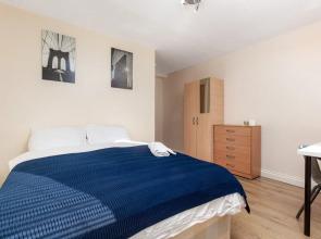 Saltwell Street - Deluxe Guest Room 4