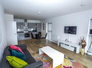 Exquisite One Bed Apartment