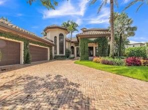 Casa Royale - Luxurious Waterfront Living 7 Bedroom Home by RedAwning