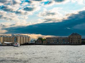 a&o London Docklands Riverside