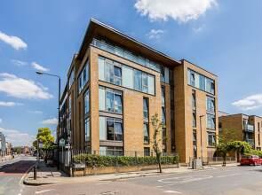 Modern 1 Bedroom Apartment in West London