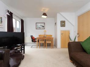 2 Bedroom Apartment in Greenwich