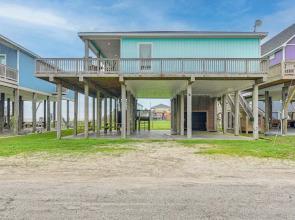 Gulf Views: Beachfront Bolivar Peninsula Escape!