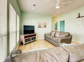 Gilchrist 'EZ Street Beach House' w/ Gulf Access!