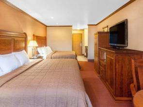 Ramada Mackinaw City Waterfront