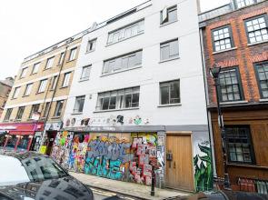 Exquisite 2400sqft 3 Bed Brick Lane Pad