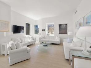 Corporate or Luxury 4 Bedroom Penthouse Steps From Times Square Sleeps 8