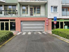 Modern apt, nice view and a walk to city centre