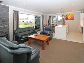 Country Living on Raynes Road