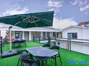 Shangri-La Banxia Time Homestay (Dukezong Ancient City Branch)