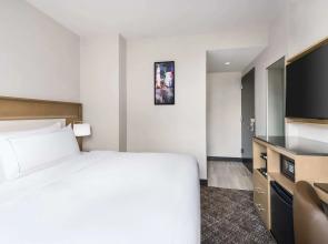 Doubletree by Hilton New York Times Square South