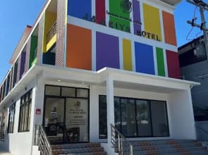 J & Ariya Hotel
