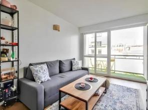 One Bedroom Apartment - Canal Saint Martin (360)